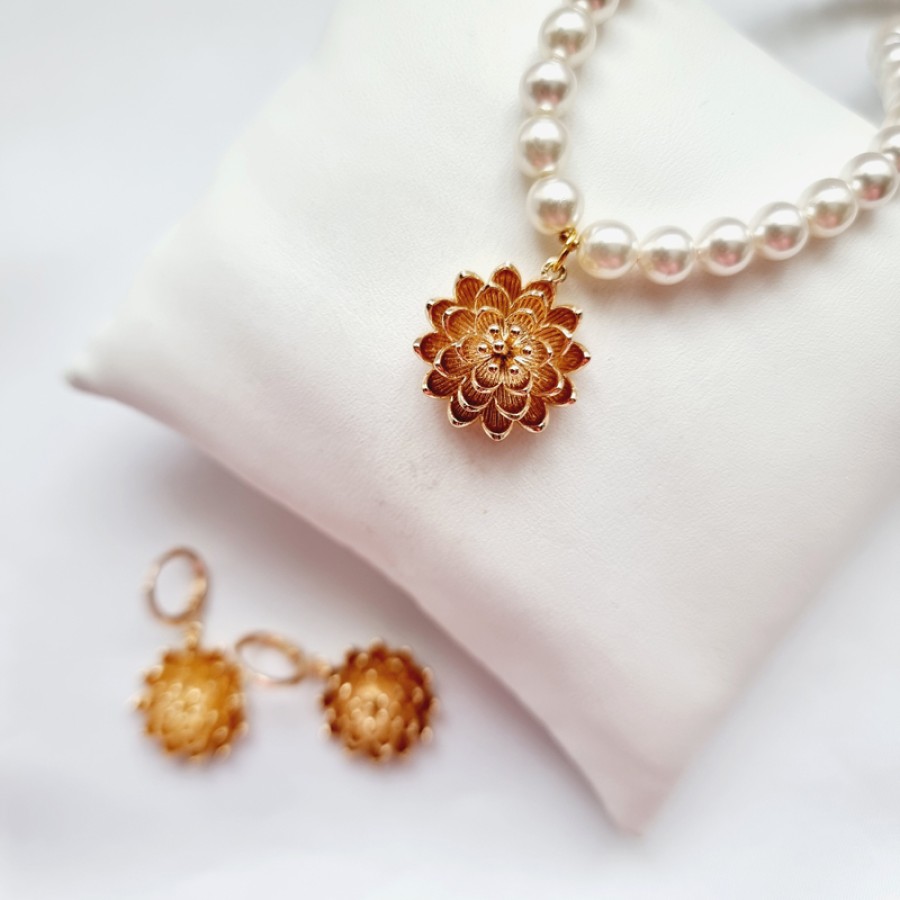 Christmas jewelry set "Pearl Lotus"
