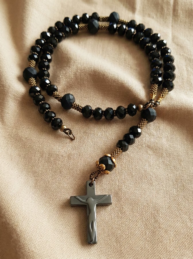 Rožančius "In Black Mini"